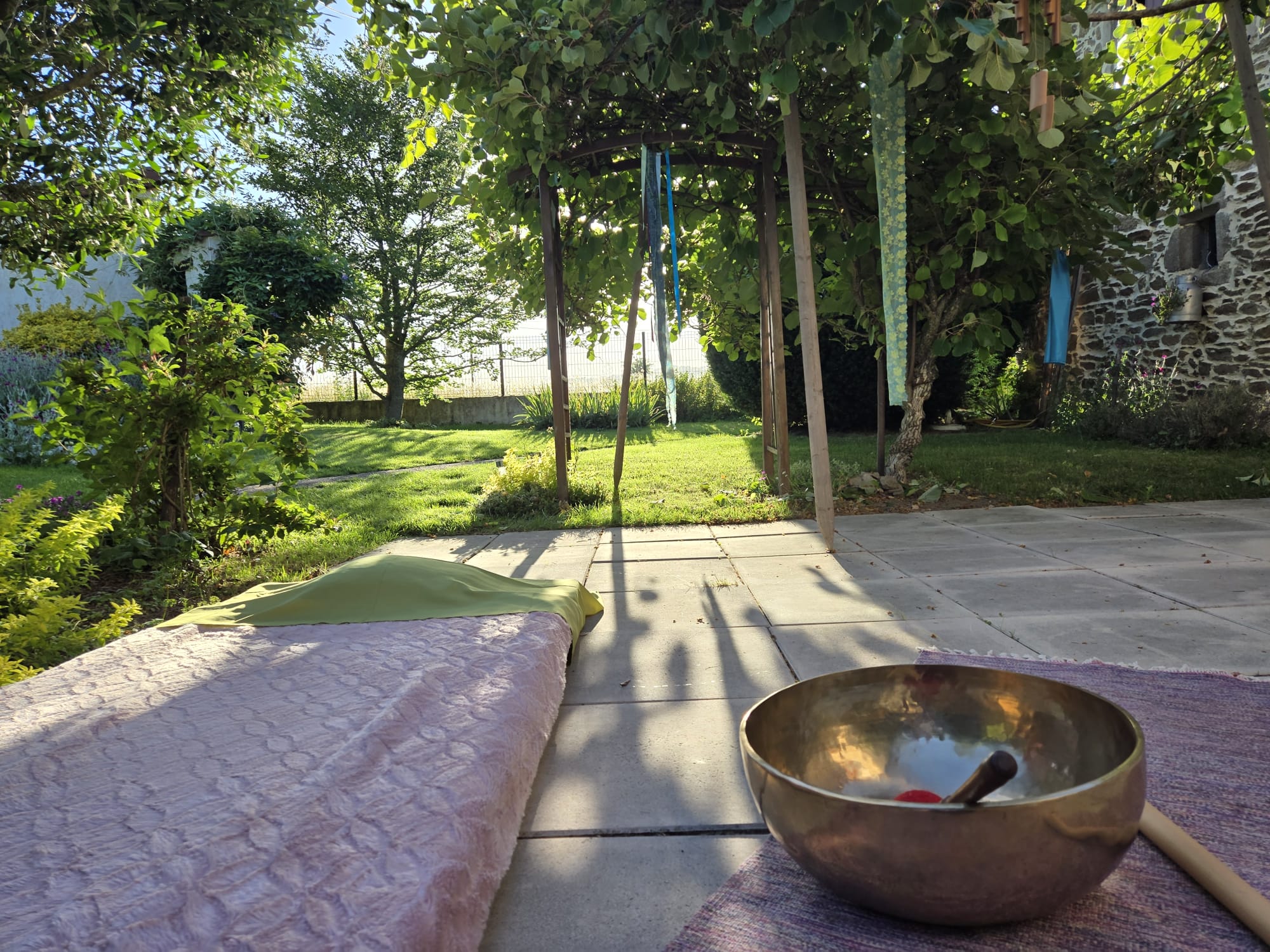 La canopée et les instruments du vrai jardin Yes Zen